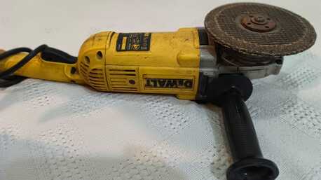 SAR 220,  DeWalt DWE492-QS - Grinder 230 Mm 2.200 Yellow photo 2