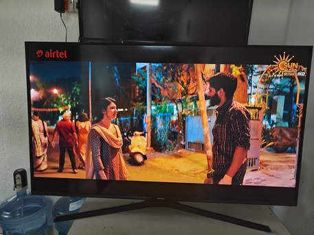 SAR 400,  Samsung 43 Inch FHD LED TV Made In Malaysia photo 3