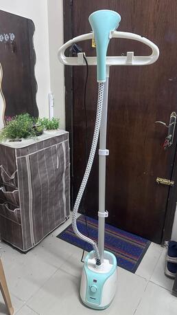 SAR 165,  Geepas Standing Garment Steamer photo 1