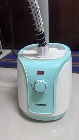 SAR 165,  Geepas Standing Garment Steamer photo 2