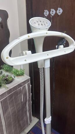 SAR 165,  Geepas Standing Garment Steamer photo 3