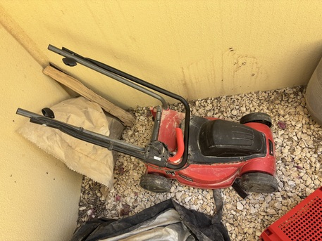 SAR 250,  Electric Lawn Mower photo 1