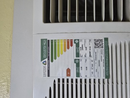 SAR 1600,  2 × ( 1.75) Ton Window AC – Excellent Condition – Quick Sale Take Before 2 July photo 3