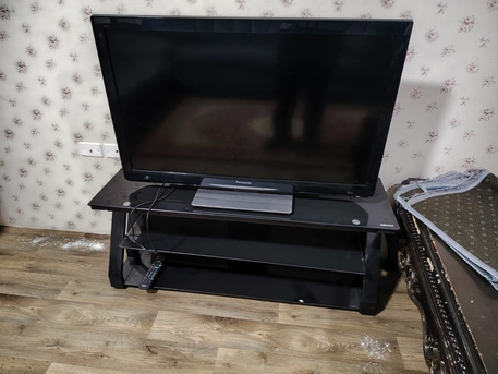 SAR 500,  42"  Panasonic LED FOR SALE photo 1