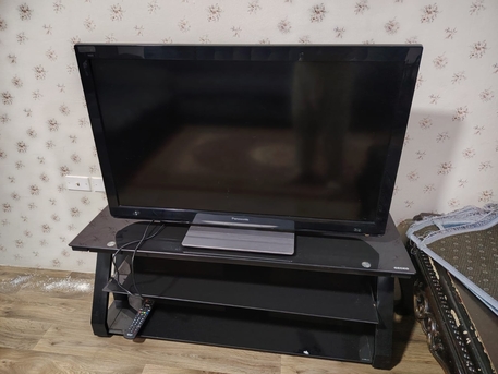 SAR 500,  42 " LED FOR SALE photo 1