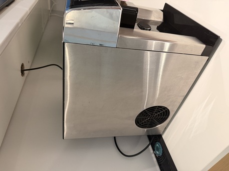 SAR 500,  Ice Maker For Sale – Excellent Condition photo 3