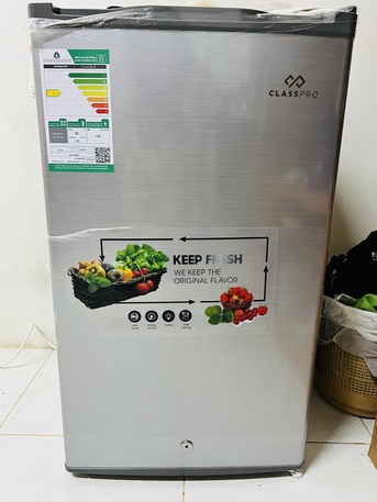 SAR 550,  Personal Refrigerator And Other Items photo 1