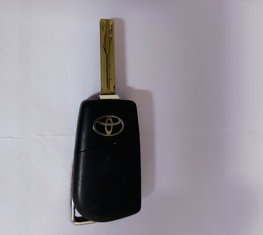 SAR 200,  Toyota Camry Car Key photo 3