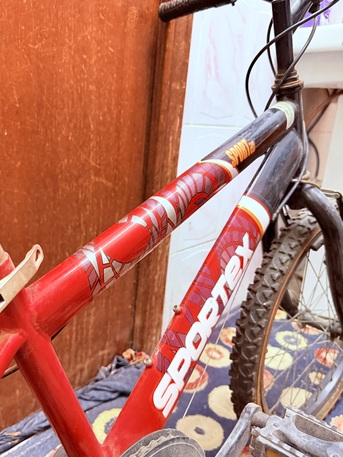 SAR 100,  Bike/Bicycle For Sale. Built In Gear System That Goes Upto 5 Different Modes photo 3