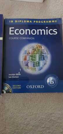 SAR 100,  Art And Graphic Design,filming And Advertising Books photo 2