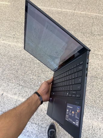 SAR 4600,  Asus Zenbook 14 Ultra 9 Touch 32GB 1TB 3k Display OLED photo 3