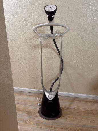 SAR 350,  Philips Garment Steamer photo 3