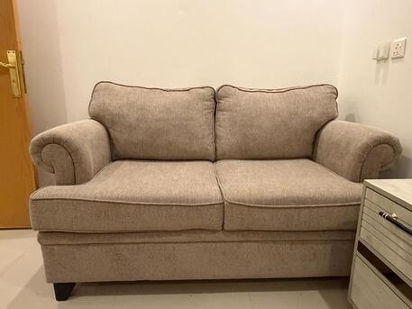 SAR 1500,  Luxury Sofa Set (7‑Seater) + Center & Side Tables – Excellent Condition photo 3