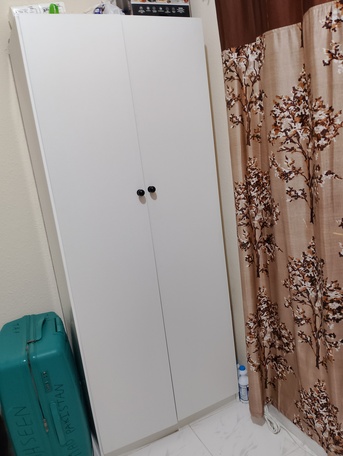 SAR 440,  Single Bed With Side Drawers & 2-Door Wardrobe – Like New photo 3