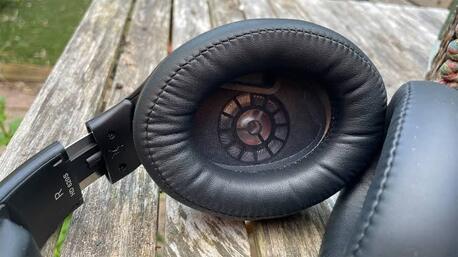 SAR 1200,  Sennheiser HD 620S Closed-Back Headphones photo 3