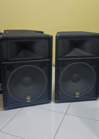 SAR 3000,  Yamaha S115V Passive Speaker Pair