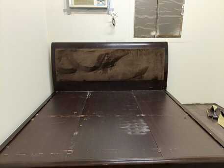 SAR 450,  King Size Bed In Very Good Condition - Heavy- Strong For Sale photo 1