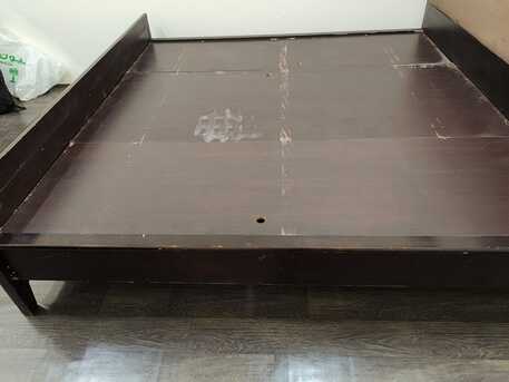 SAR 450,  King Size Bed In Very Good Condition - Heavy- Strong For Sale photo 3