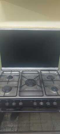 SAR 550,  5 Burner Cooking Range photo 2