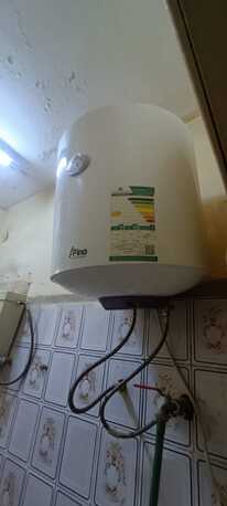 SAR 1400,  2 Seater Sofa, Kitchen Cabinet, Fridge,Gas Stove, Cylinder, Geyser For Sale photo 3
