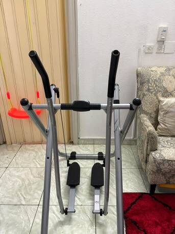 SAR 150,  Excercise Machine - Eliptical photo 3