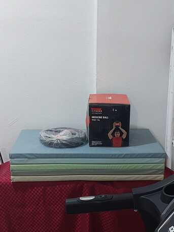 SAR 900,  Treadmill And Recumbent Exercise Bike photo 3