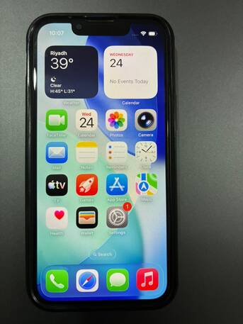SAR 900,  Iphone 13 Mini 128 Starlight With Face Time Middle East Version photo 2