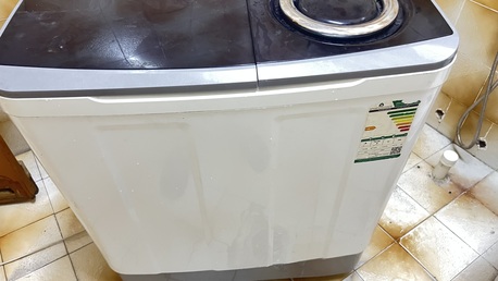 SAR 310,  Washing Machine 10 Kg To Sed Working Good Condition photo 3