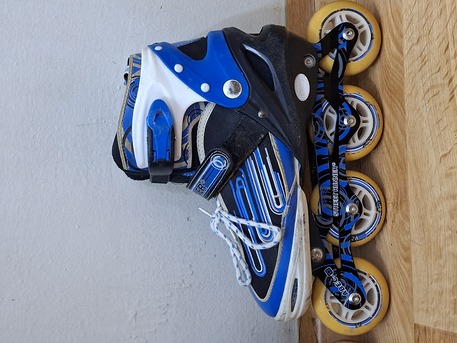 SAR 95,  Used Street Runner Adjustable Inline Skates (Size 39-42) - Riyadh photo 3