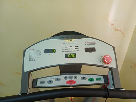 SAR 3600,  Heavy Duty Treadmill With 3 Programs photo 1