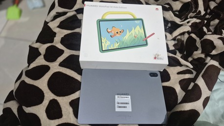 SAR 350,  Tablet In Excellent Condition photo 3