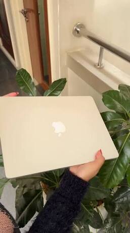 SAR 4250,  MacBook Air, Apple M3, 8 Core, 16GB, 512GB SSD, 15.3-inch Brand New photo 2