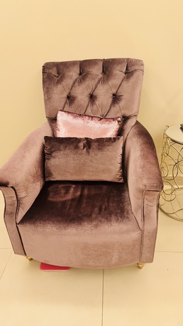 SAR 350,  Sofa Set photo 3