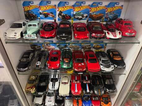 SAR 123,  Metal Diecast Cars And Bikes For Sale