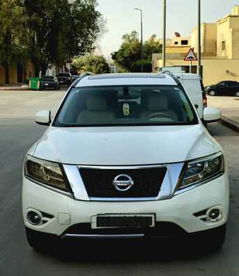 SAR 26000,  Nissan Pathfinder,  2014,  Automatic,  321777 KM,    For Sale photo 2