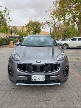 Sar 36000,  Kia Sportage,  2018,  Automatic,  203000 KM,    Diesel 2.0 Well Maintained photo 1