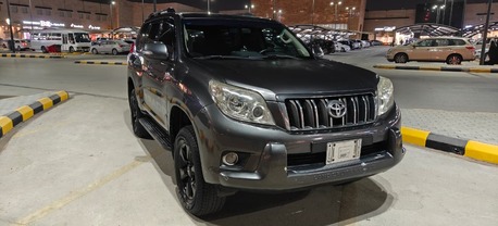 SAR 61,  Toyota Land Cruiser Prado,  2011,  Automatic,  300 KM,  Well-Maintained  Prado – Ready For Its Next Owner. photo 2