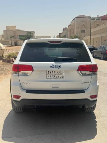 SAR 49000,  Jeep Grand Cherokee 2015 Laredo 3.6L V6,  2015,  Automatic,  152000 KM,   In Perfect Condition photo 2