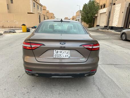 SAR 78000,  Ford Taurus,  2022,  Automatic,  101000 KM,    With EcoBoost Option For Sale (1st Owner) Perfect Condition photo 2