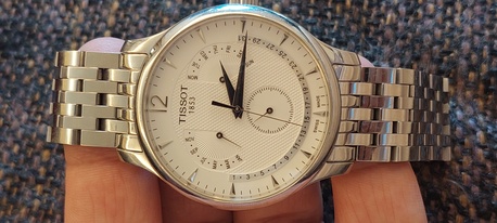 SAR 1150,  Tissot Chronograph Watch Big Dial 42mm For Men Original Swiss Made  1150 Riyals