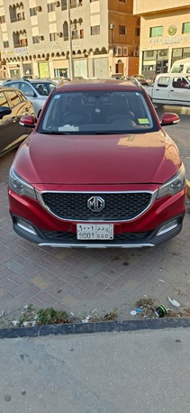 MG ZS SUV photo 1