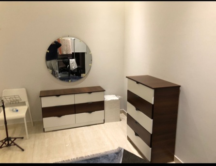 SAR 1900,  2 Bedrooms And Other Furniture In Mint As New Condition photo 3