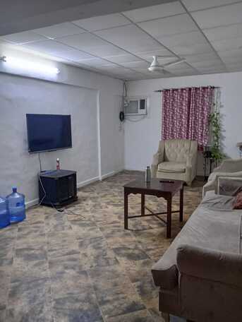 SAR 40400/year,  2 BR,  2BHK Flat Available In Zamindar Compound - Al Malaz photo 1