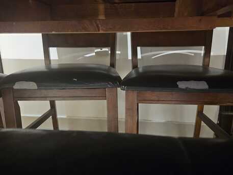 SAR 9001000,  Complete Bed Set And Dining Table For Sale