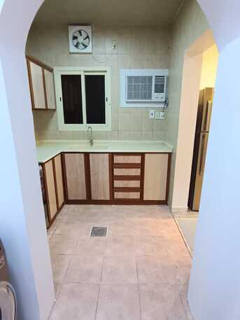 SAR 1350/month,  3 BR,  600 Sq. Meter,  Single Separate Rooms And Bedspace Available For Working Professionals And Bachelors . photo 3