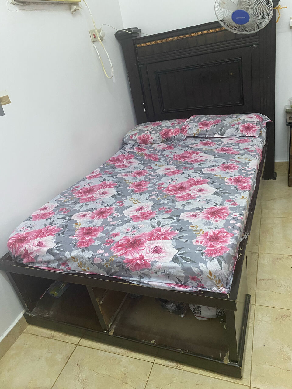Used Furiture For Sale - SAR 300 photo 3