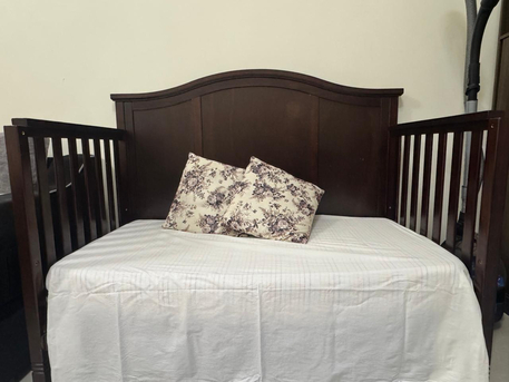 SAR 300,  For Sale: 3-in-1 Baby Cot / Toddler Bed / Adult Day Bed photo 2