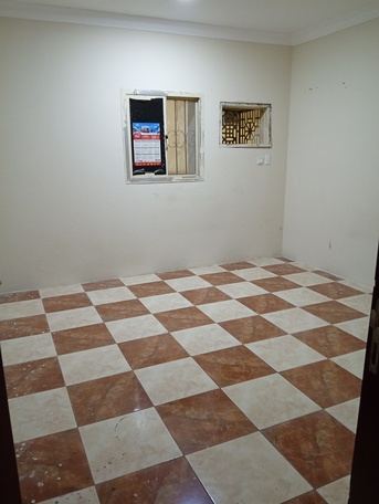 SAR 400,  Bes Space Available