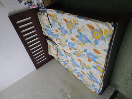 SAR 1400,  The Furniture Is In Very Good Condition photo 1