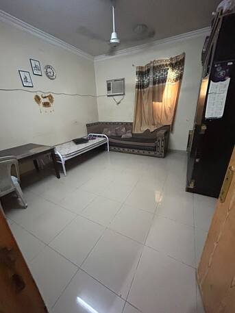 SAR 650/month,  Room Available For Rent photo 1